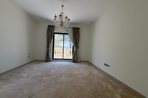 Villa in Dubai 3 bedrooms, 302 sq.m. № 101207 - photo 9