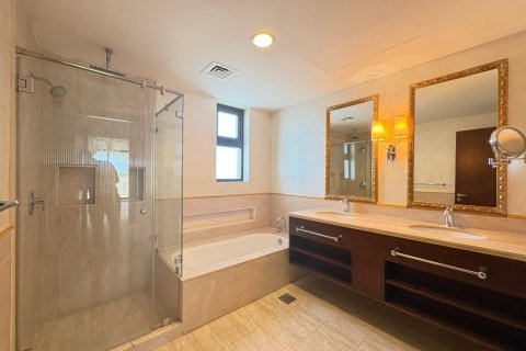 Villa in Dubai 3 bedrooms, 302 sq.m. № 101207 - photo 7