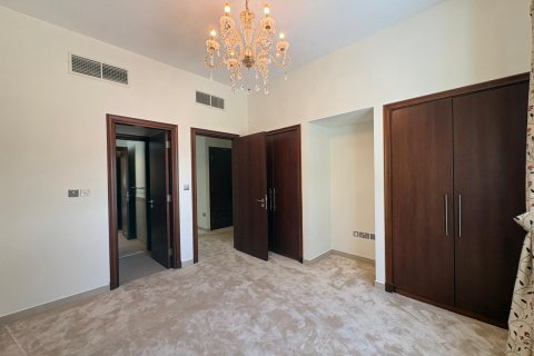 Villa in Dubai 3 bedrooms, 302 sq.m. № 101207 - photo 11