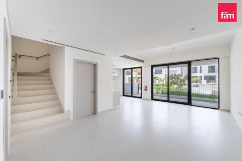 Вилла в Дубае, 3 спальни, 127.9м², № 115381