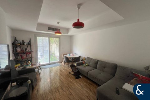 Купить виллу в The Springs, Дубай: 2 спальни, 157м², № 75914 - фото 1