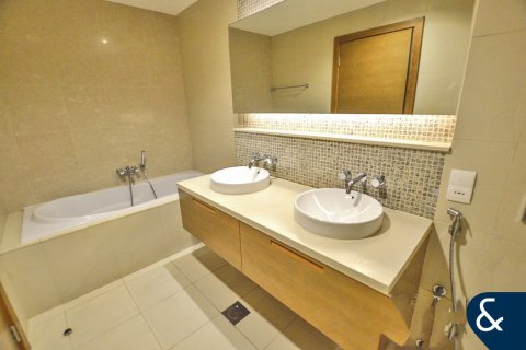 Купить квартиру в Даунтаун Дубай (Даунтаун Бурдж Дубай), Дубай: 2 спальни, 114м², № 75909 - фото 7