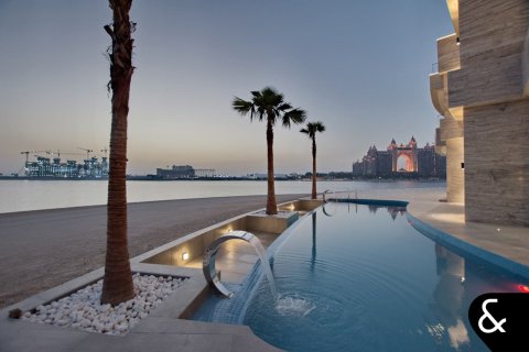 Купить виллу в Signature Villas, Пальма Джумейра, Дубай: 6 спален, 1313м², № 75906 - фото 3