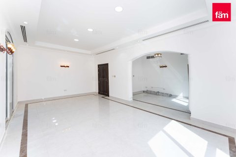 فيلا في دبي 4 غرف نوم, 527.4 م² رقم 11550 - صورة 3