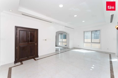 فيلا في دبي 4 غرف نوم, 527.4 م² رقم 11550 - صورة 2