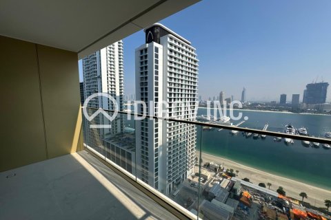 Снять в аренду квартиру в EMAAR Beachfront, Dubai Harbour, Дубай: 2 спальни, 142м², № 38289 - фото 1