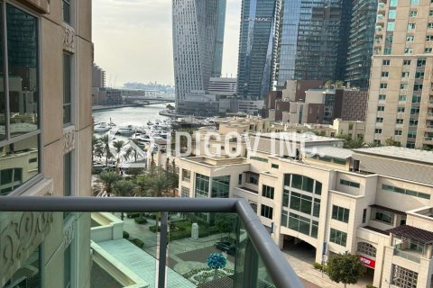 Снять в аренду квартиру в Emaar 6 Towers, Дубай Марина, Дубай: 1 спальня, 110м², № 38288 - фото 1