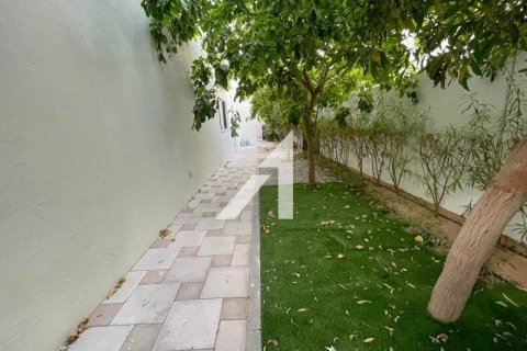 Villa en District One, Dubai, 5 dormitorios, 879.9 m², № 8885 - foto 10