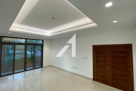 Villa en District One, Dubai, 5 dormitorios, 879.9 m², № 8885 - foto 6