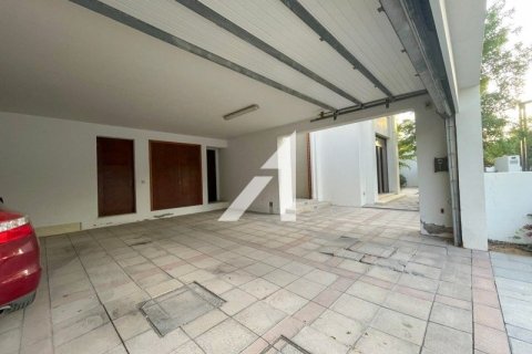 Villa en District One, Dubai, 5 dormitorios, 879.9 m², № 8885 - foto 3