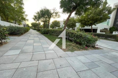 Villa en District One, Dubai, 5 dormitorios, 879.9 m², № 8885 - foto 11