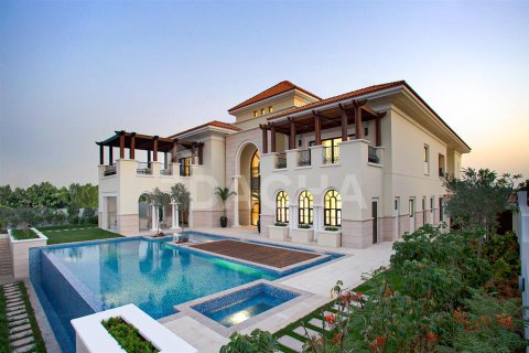 Villa en Dubai, 7 dormitorios, 2148.1 m², № 7084 - foto 1