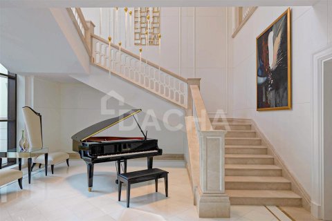 Villa en Dubai, 7 dormitorios, 2148.1 m², № 7084 - foto 2
