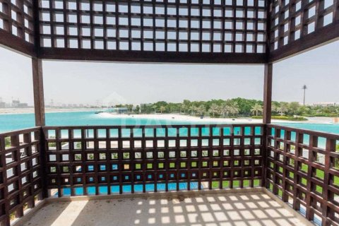 Villa in Dubai 7 bedrooms, 2148.1 sq.m. № 7085 - photo 12
