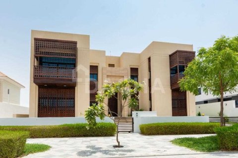 Villa in Dubai 7 bedrooms, 2148.1 sq.m. № 7085 - photo 3