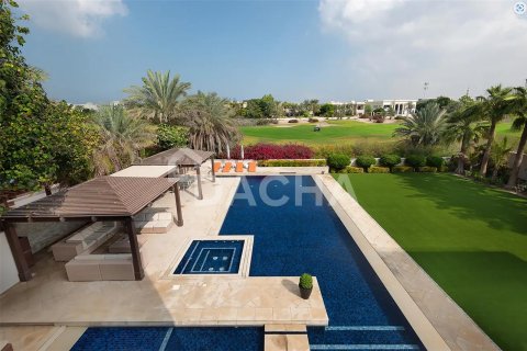Villa in Emirates Hills, Dubai 8 bedrooms, 2401.5 sq.m. № 7083 - photo 18