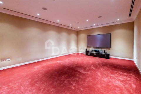 Villa in Emirates Hills, Dubai 8 bedrooms, 2401.5 sq.m. № 7083 - photo 16