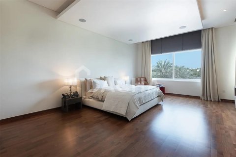 Villa in Emirates Hills, Dubai 8 bedrooms, 2401.5 sq.m. № 7083 - photo 11