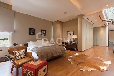 Villa in Emirates Hills, Dubai 8 bedrooms, 2401.5 sq.m. № 7083 - photo 12