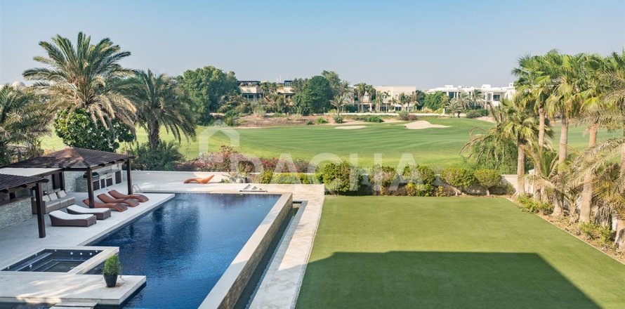 Villa in Emirates Hills, Dubai 8 bedrooms, 2401.5 sq.m. № 7083