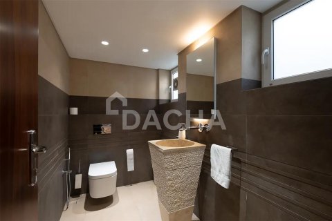 Villa in Emirates Hills, Dubai 8 bedrooms, 2401.5 sq.m. № 7083 - photo 15
