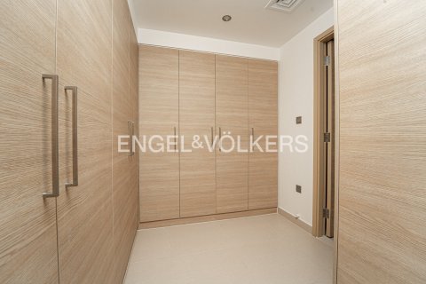 Villa in Dubai 3 bedrooms, 419 sq.m. № 120433 - photo 18
