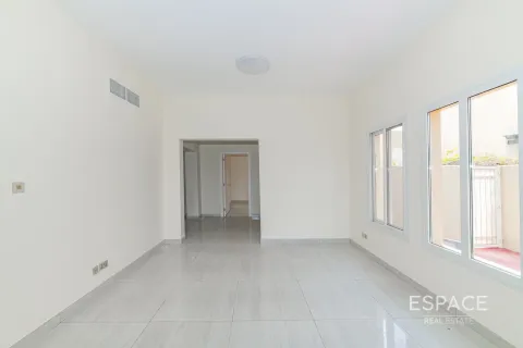 Villa en Springs 4, The Springs, Dubai, 3 dormitorios, 277 m², № 61921 - foto 4