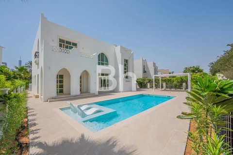 Villa à Jumeirah Islands, Dubai, 4 chambres, 632 m², № 58001 - photo 1