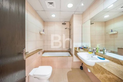 Villa à Jumeirah Village Circle, Dubai, 2 chambres, 195 m², № 57990 - photo 9