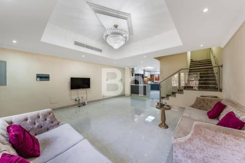 Villa à Jumeirah Village Circle, Dubai, 2 chambres, 195 m², № 57990 - photo 5