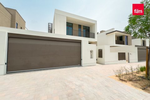 Villa in Al Furjan, Dubai 4 bedrooms, 480 sq.m. № 50052 - photo 1