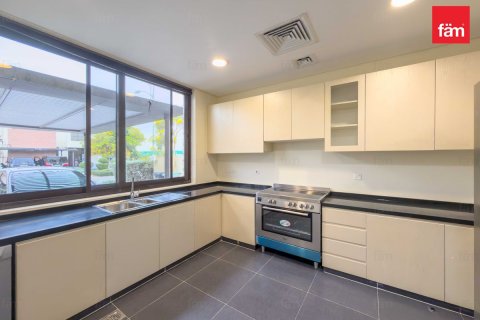 Villa à Dubai, 3 chambres, 326.8 m², № 97790 - photo 8