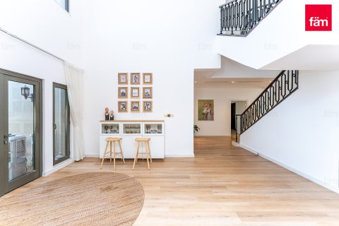 Villa in Palm Jumeirah, Dubai 4 bedrooms, 468.7 sq.m. № 97782 - photo 11