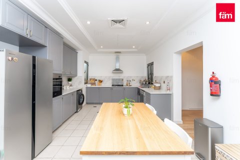 Villa in Palm Jumeirah, Dubai 4 bedrooms, 468.7 sq.m. № 97782 - photo 14