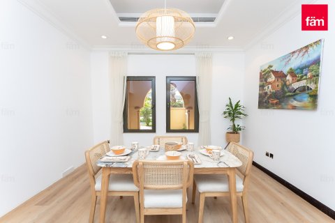 Villa in Palm Jumeirah, Dubai 4 bedrooms, 468.7 sq.m. № 97782 - photo 9