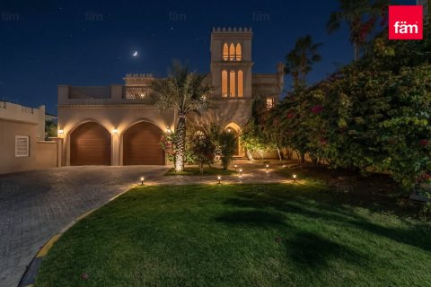 Villa in Palm Jumeirah, Dubai 4 bedrooms, 468.7 sq.m. № 97782 - photo 2