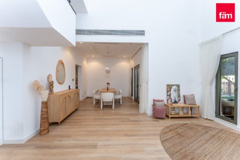 Villa in Palm Jumeirah, Dubai 4 bedrooms, 468.7 sq.m. № 97782