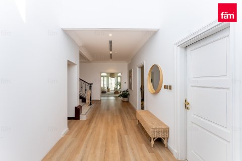 Villa in Palm Jumeirah, Dubai 4 bedrooms, 468.7 sq.m. № 97782 - photo 4