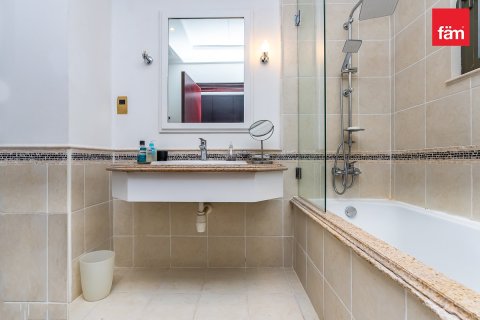 Villa in Palm Jumeirah, Dubai 4 bedrooms, 468.7 sq.m. № 97782 - photo 19