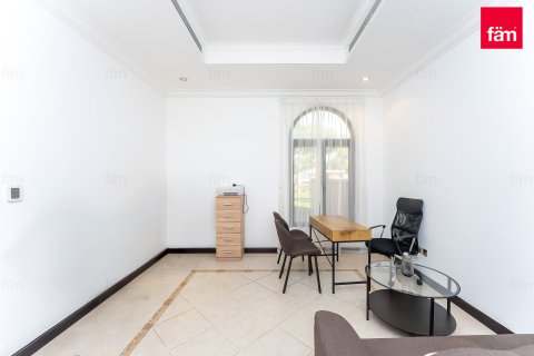 Villa in Palm Jumeirah, Dubai 4 bedrooms, 468.7 sq.m. № 97782 - photo 22