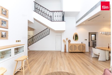 Villa in Palm Jumeirah, Dubai 4 bedrooms, 468.7 sq.m. № 97782 - photo 3