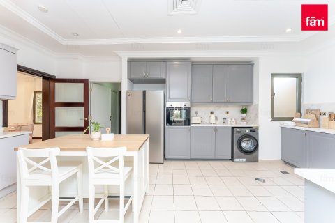 Villa in Palm Jumeirah, Dubai 4 bedrooms, 468.7 sq.m. № 97782 - photo 13