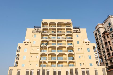 Купить квартиру в Al Warsan, Дубай: 2 спальни, 122м², № 114378 - фото 4