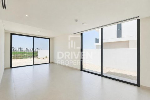 Villa in EMAAR South, Dubai South (Dubai World Central), Dubai 4 bedrooms, 499.26 sq.m. № 129236 - photo 3