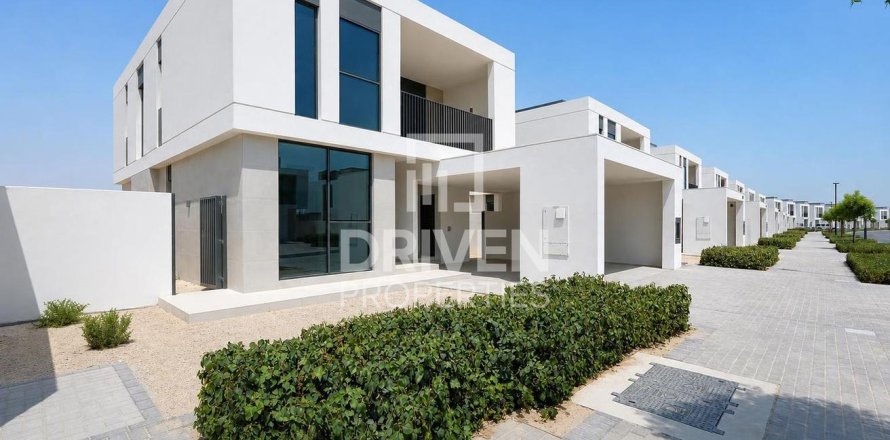 Villa in EMAAR South, Dubai South (Dubai World Central), Dubai 4 bedrooms, 499.26 sq.m. № 129236