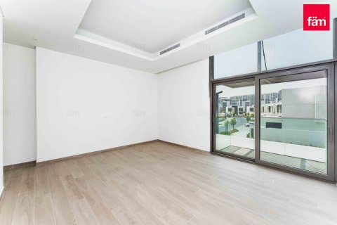 Villa in Dubai 6 bedrooms, 1125 sq.m. № 50008 - photo 28