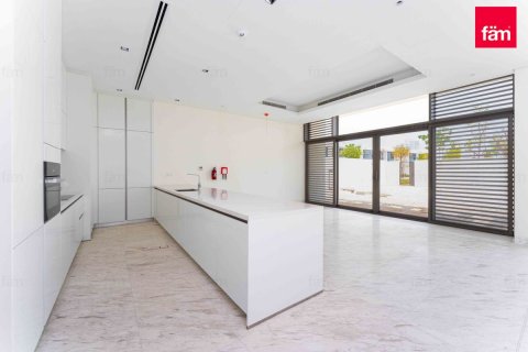 Villa in Dubai 6 bedrooms, 1125 sq.m. № 50008 - photo 5