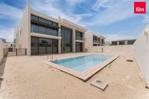 Villa in Dubai 6 bedrooms, 1125 sq.m. № 50008 - photo 1