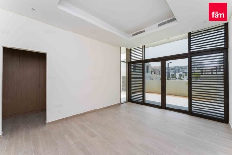 Villa in Dubai 6 bedrooms, 1125 sq.m. № 50008 - photo 15