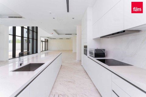 Villa in Dubai 6 bedrooms, 1125 sq.m. № 50008 - photo 20